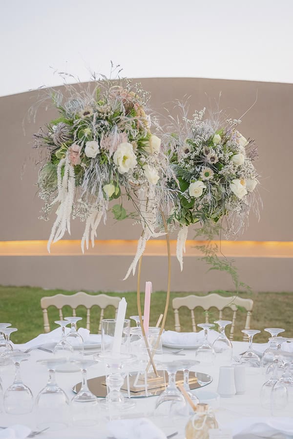 beautiful-summer-wedding-mytilini-soft-hues-flowers_19