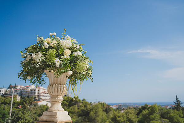 black-tie-summer-wedding-athens-white-flowers_03