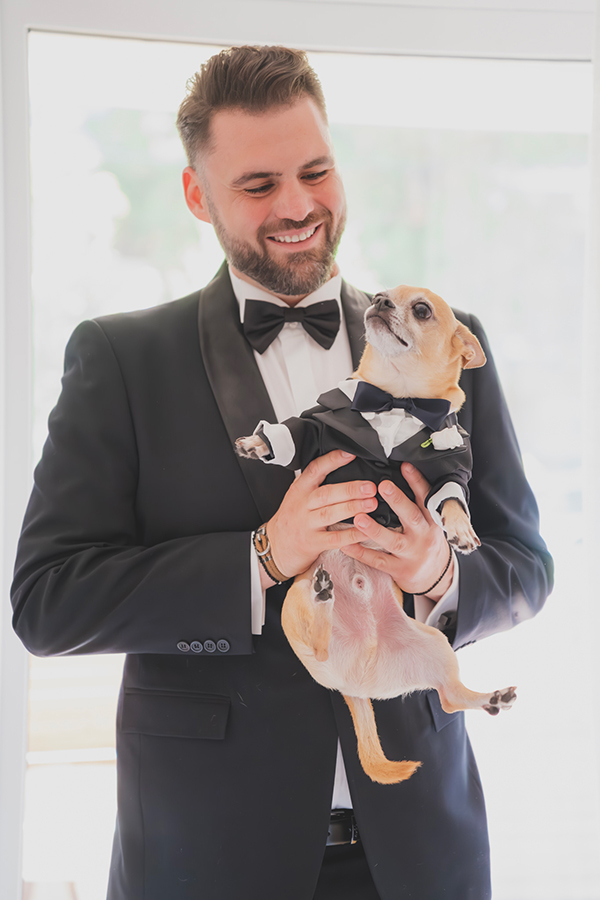 black-tie-summer-wedding-athens-white-flowers_05
