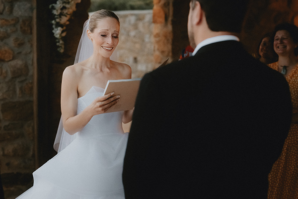 destination-summer-wedding-mykonos-tender-moments_17