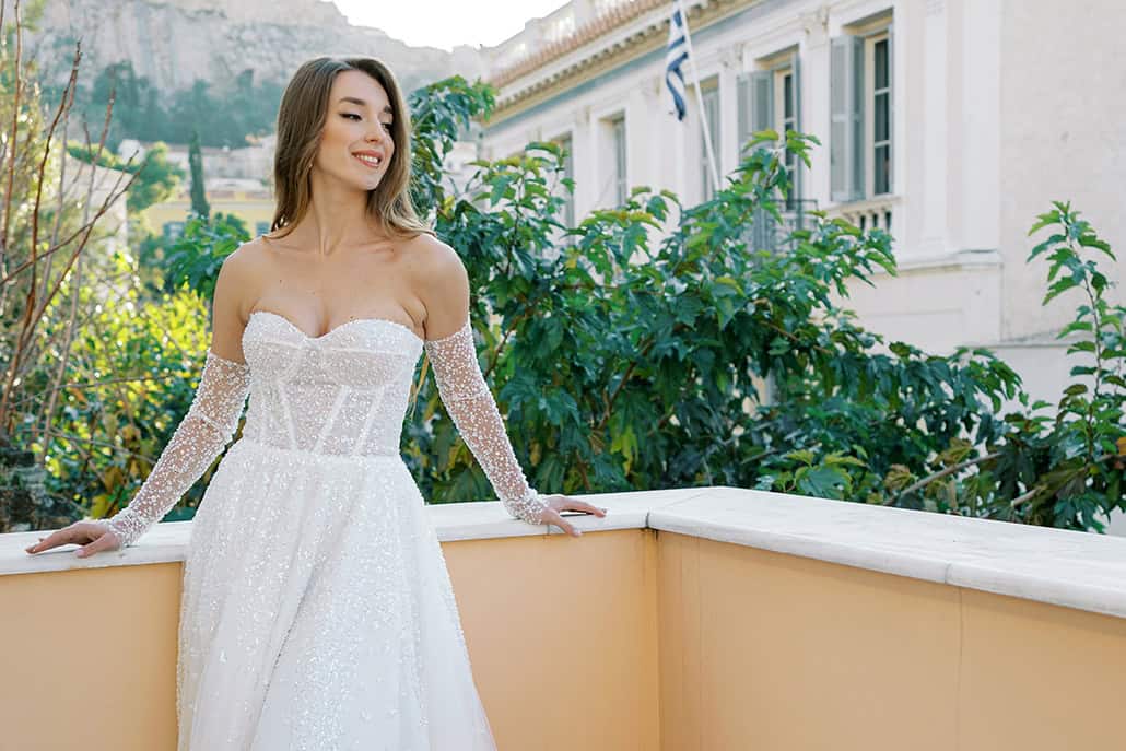 Αισθησιακά νυφικά φορέματα από τη νέα collection της σχεδιάστριας νυφικών Litous