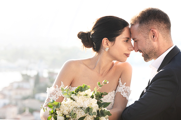 lovely-summer-wedding-poros-white-flowers_03