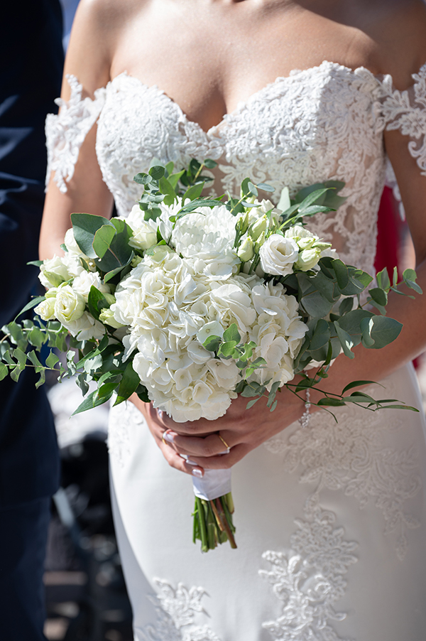 lovely-summer-wedding-poros-white-flowers_14