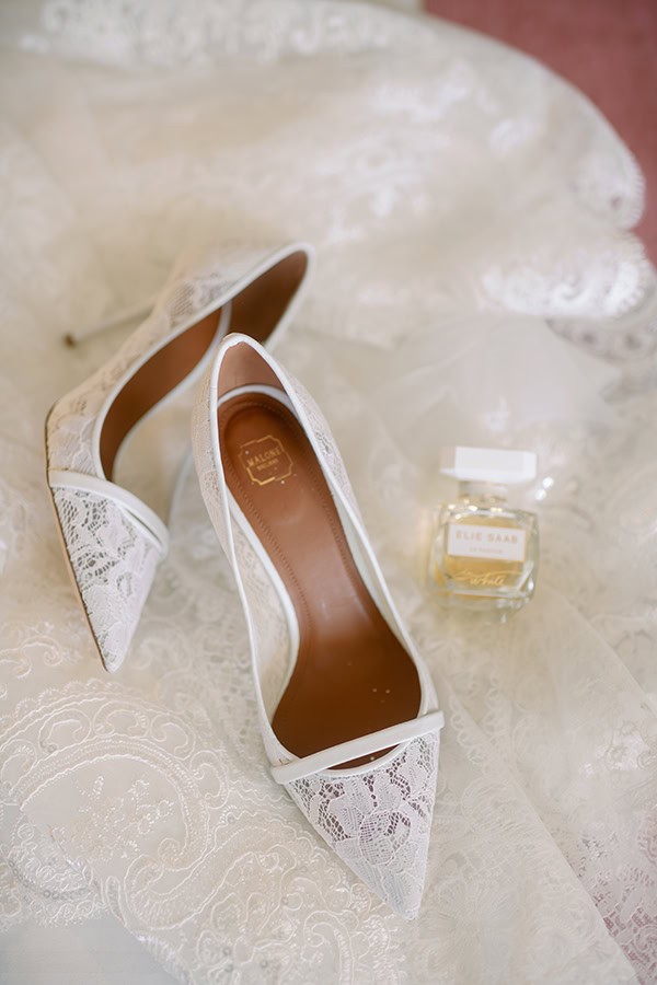 romantic-military-wedding-limassol-all-white-flowers_05