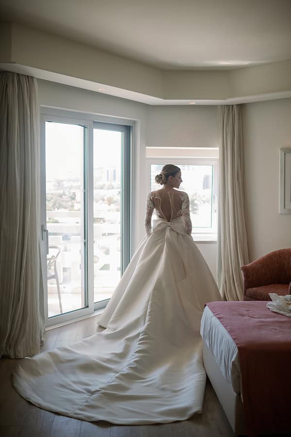 romantic-military-wedding-limassol-all-white-flowers_06