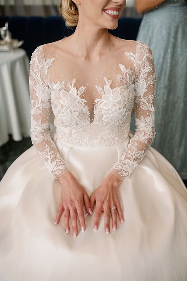 romantic-military-wedding-limassol-all-white-flowers_07