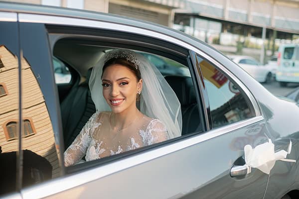 romantic-military-wedding-limassol-all-white-flowers_13
