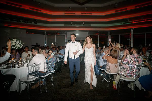 romantic-military-wedding-limassol-all-white-flowers_26
