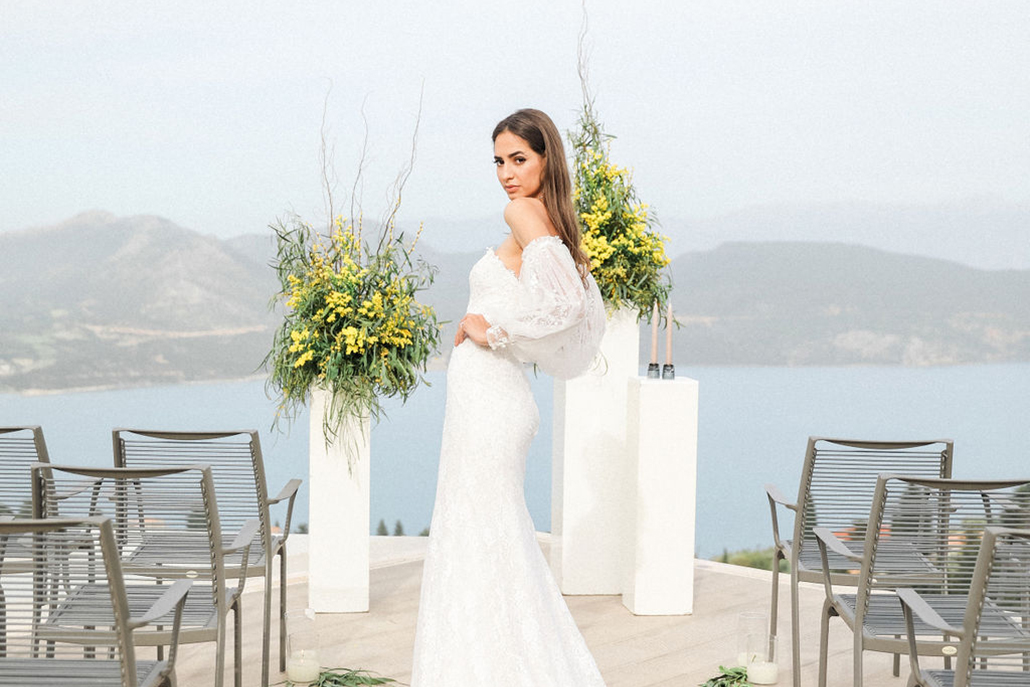 Ρομαντικό styled shoot στην Λευκάδα σε κίτρινες αποχρώσεις