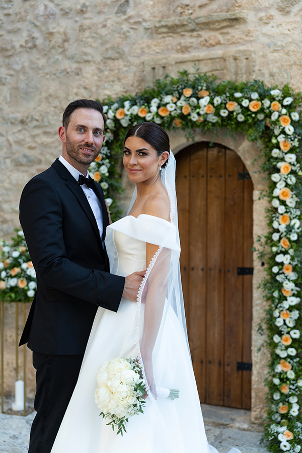 romantic-summer-wedding-menea-orange-roses_01