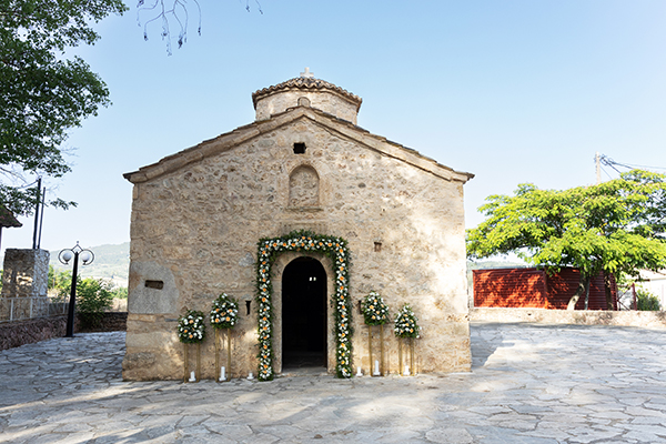 romantic-summer-wedding-menea-orange-roses_08