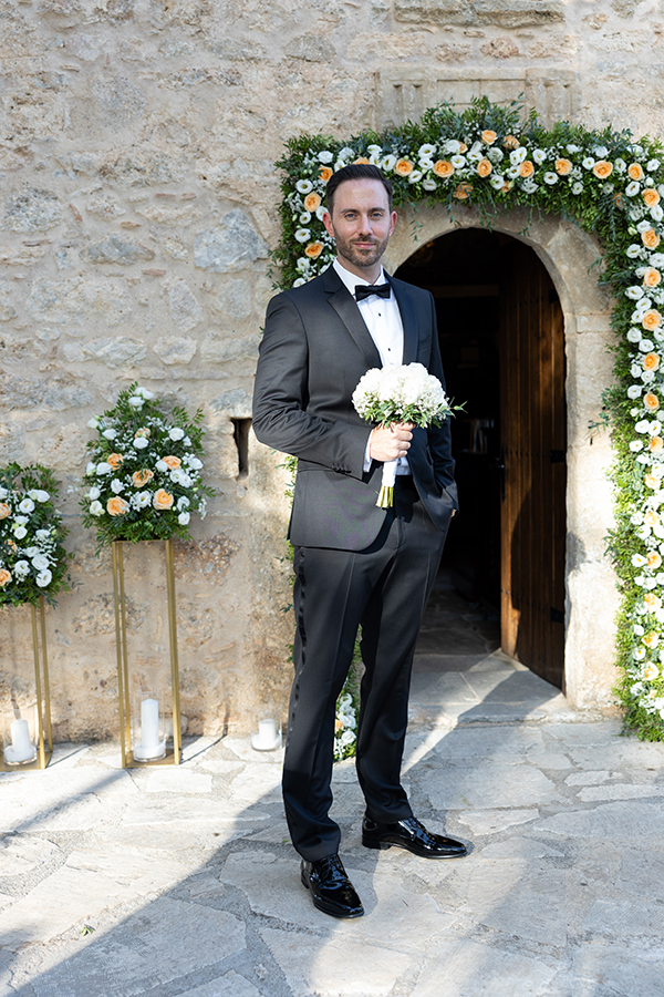 romantic-summer-wedding-menea-orange-roses_09