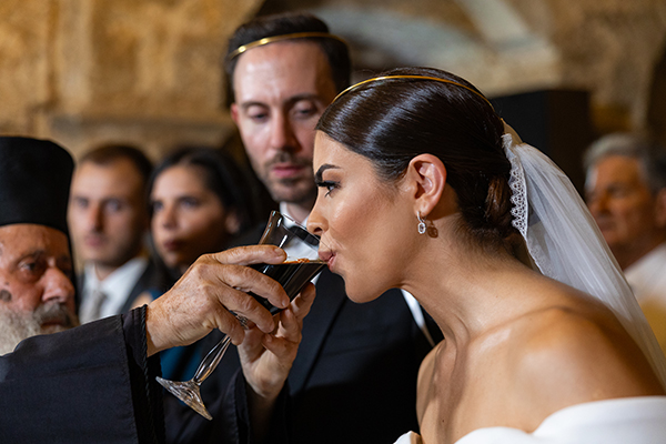 romantic-summer-wedding-menea-orange-roses_11x