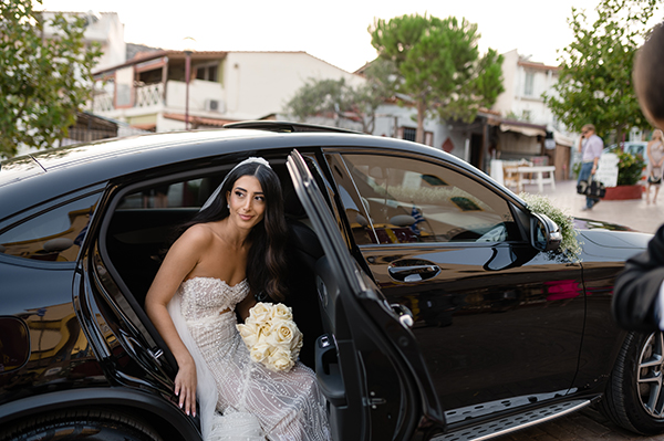 romantic-wedding-athens-white-roses-baby-breath_09