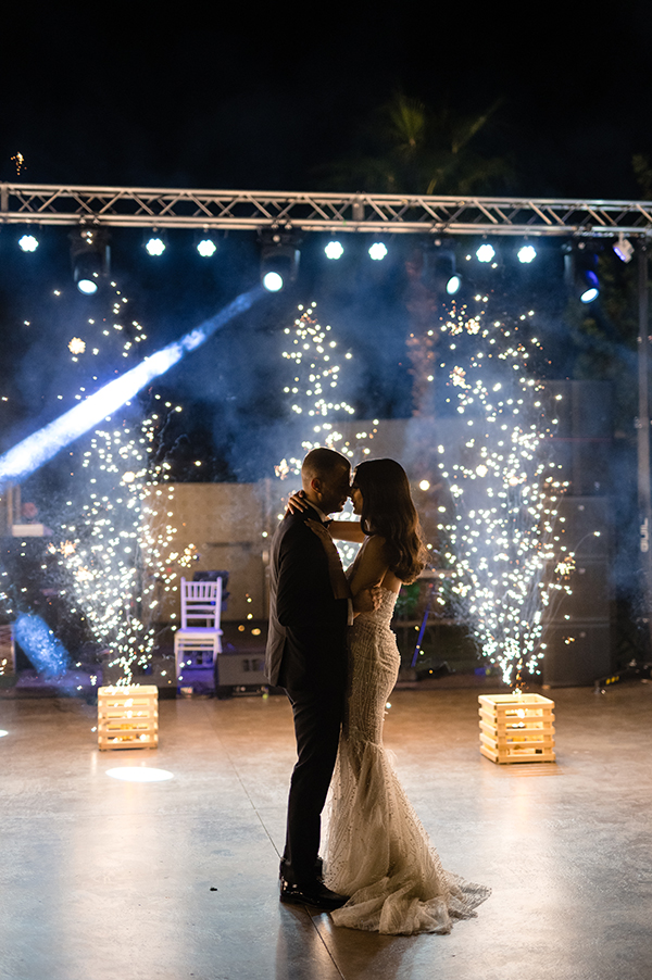 romantic-wedding-athens-white-roses-baby-breath_19