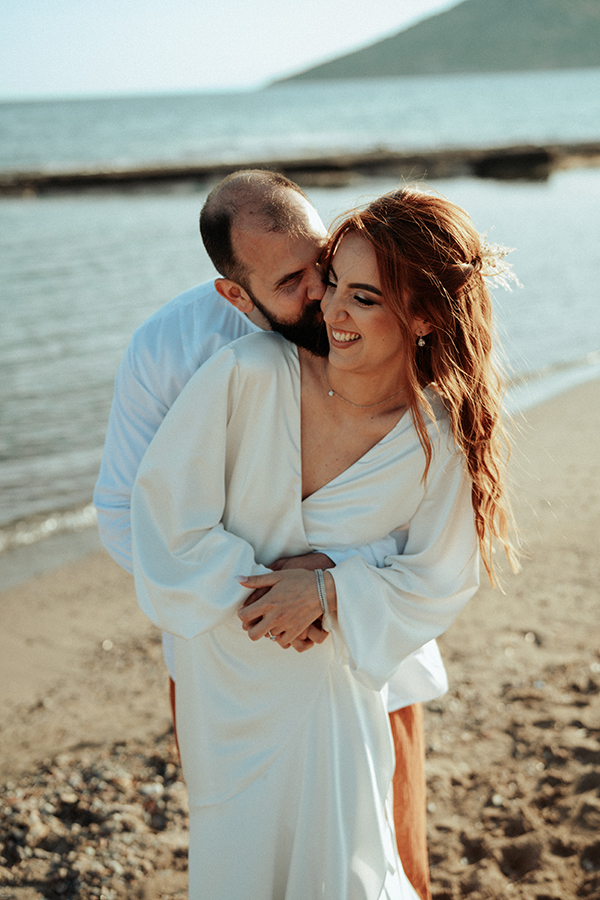 spring-wedding-on-the-beach-anavyssos-bohemian-flair_03