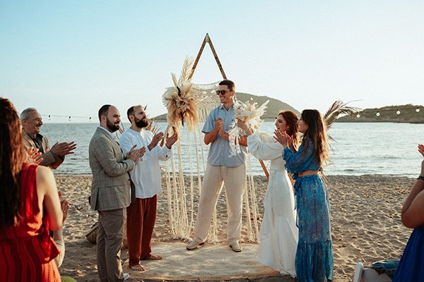 spring-wedding-on-the-beach-anavyssos-bohemian-flair_12x