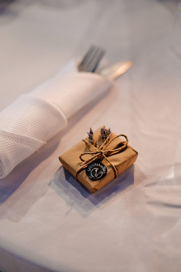 summer-wedding-lesvos-white-hydrangeas-pink-roses_19