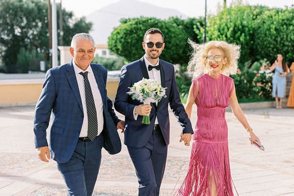 summer-wedding-patras-white-flowers_16