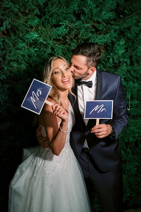 summer-wedding-patras-white-flowers_36