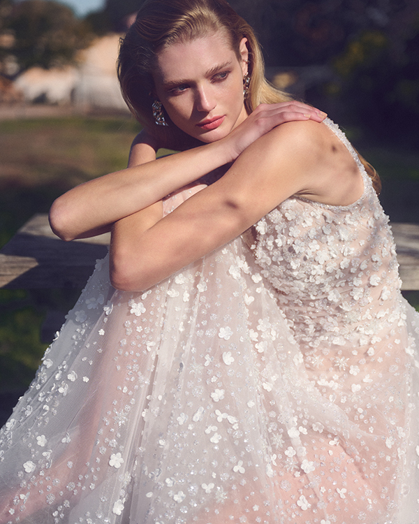 ultra-gorgeous-wedding-gowns-mary-barola_13