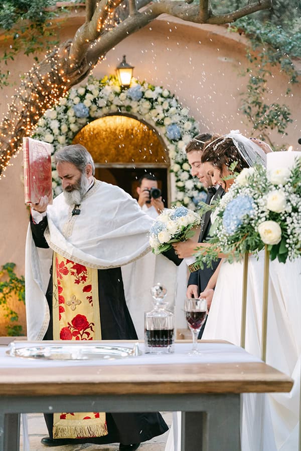 autum-wedding-ktima-kleopatra-white-light-blue-flowers_21y