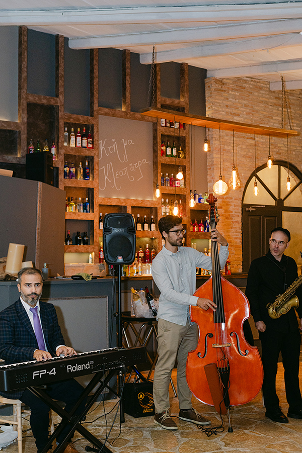 autum-wedding-ktima-kleopatra-white-light-blue-flowers_27