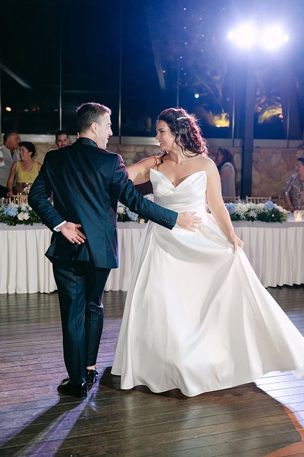 autum-wedding-ktima-kleopatra-white-light-blue-flowers_30