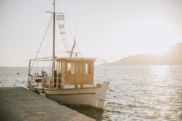 boho-chic-wedding-syros-ivory-pampas-grass_25