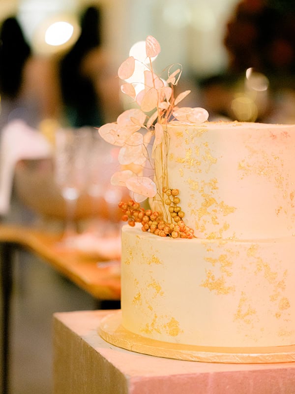 chi-winter-wedding-nicosia-red-roses_23