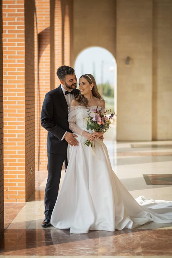 colorful-fall-wedding-nicosia-lush-florals_01