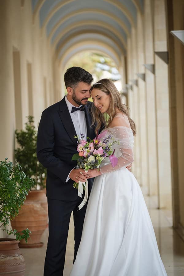 colorful-fall-wedding-nicosia-lush-florals_05