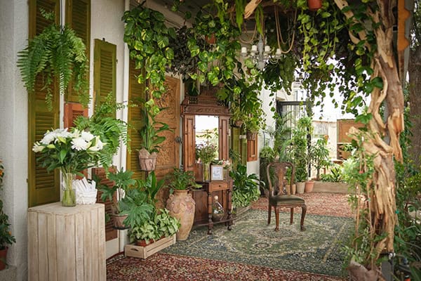 colorful-fall-wedding-nicosia-lush-florals_09