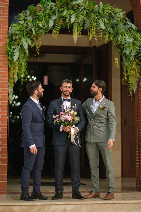 colorful-fall-wedding-nicosia-lush-florals_15