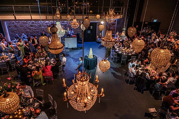 colorful-fall-wedding-nicosia-lush-florals_34x