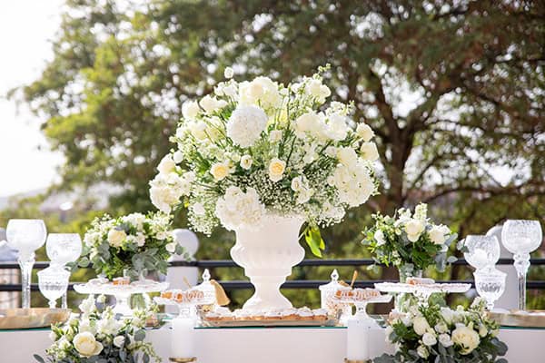 fall-wedding-kozani-white-hydrangeas_07x