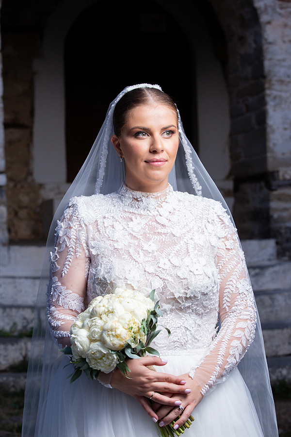 fall-wedding-kozani-white-hydrangeas_15x