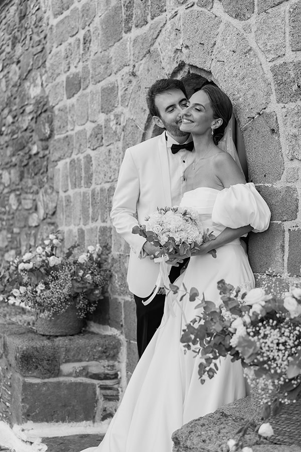 fall-wedding-rhodes-white-flowers_03