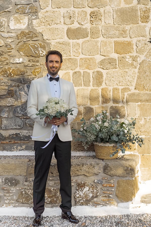 fall-wedding-rhodes-white-flowers_07