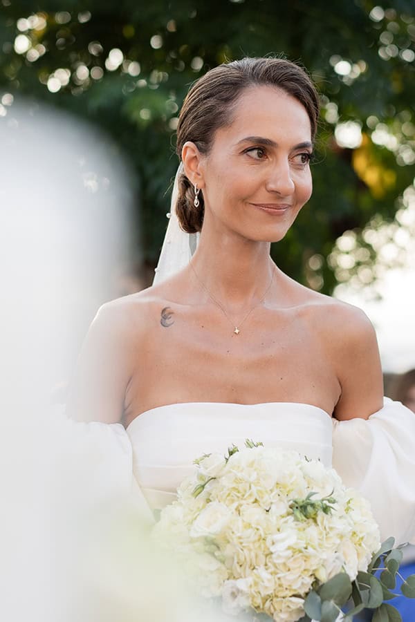 fall-wedding-rhodes-white-flowers_11