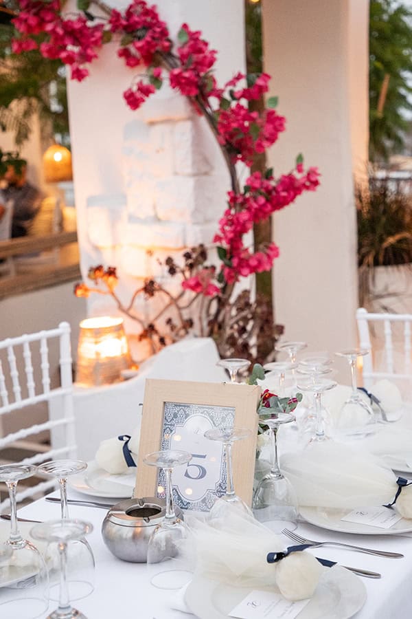 fall-wedding-rhodes-white-flowers_13x