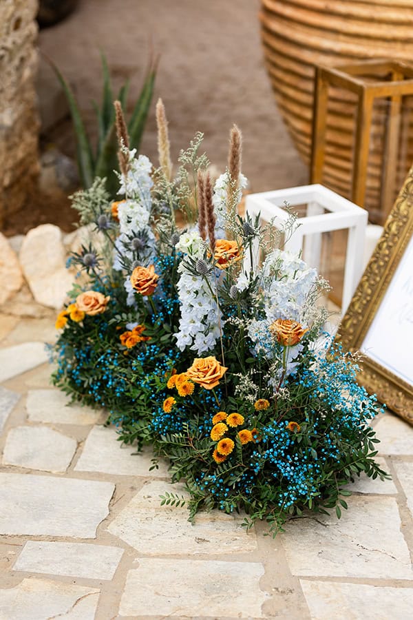 gorgeous-decoration-wedding-baptism-orange-blue-hues_03x