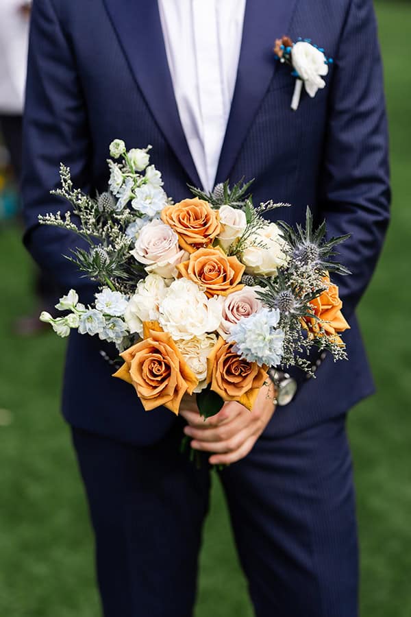 gorgeous-decoration-wedding-baptism-orange-blue-hues_09