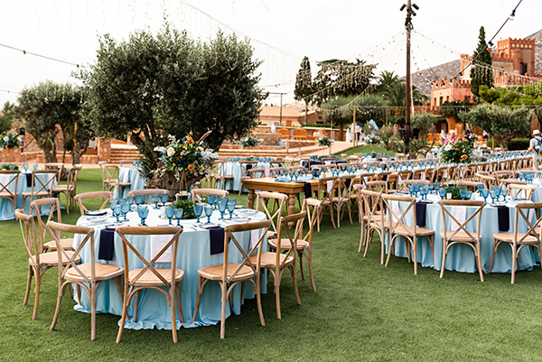 gorgeous-decoration-wedding-baptism-orange-blue-hues_20