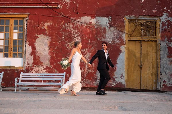 intimate-summer-wedding-hydra-prewedding-photoshoot_08x