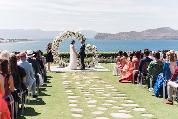 mmer-destination-weddin-sea-view-by-en-kipo-white-flowers_07