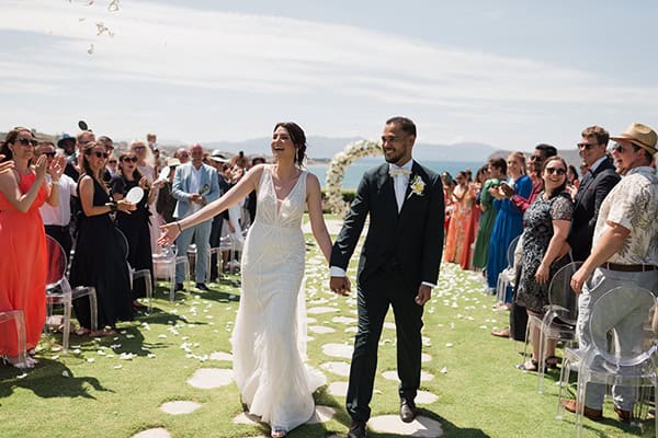 mmer-destination-weddin-sea-view-by-en-kipo-white-flowers_08
