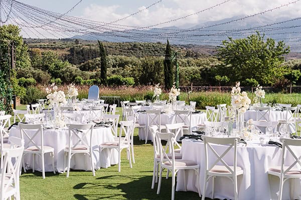 mmer-destination-weddin-sea-view-by-en-kipo-white-flowers_09z