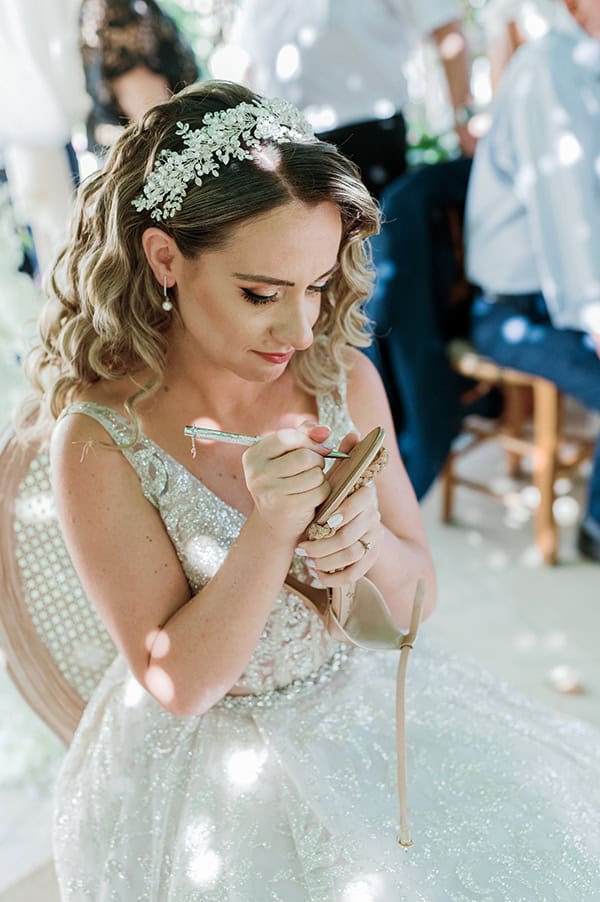 romantic-fall-wedding-evgenios-hills-colorful-flowers_06