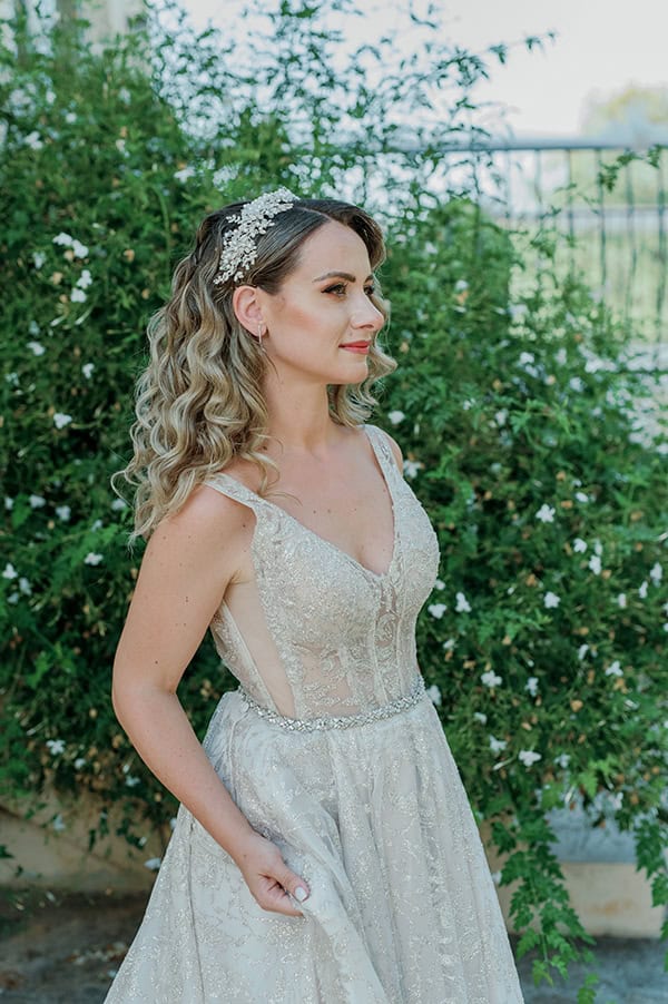 romantic-fall-wedding-evgenios-hills-colorful-flowers_07